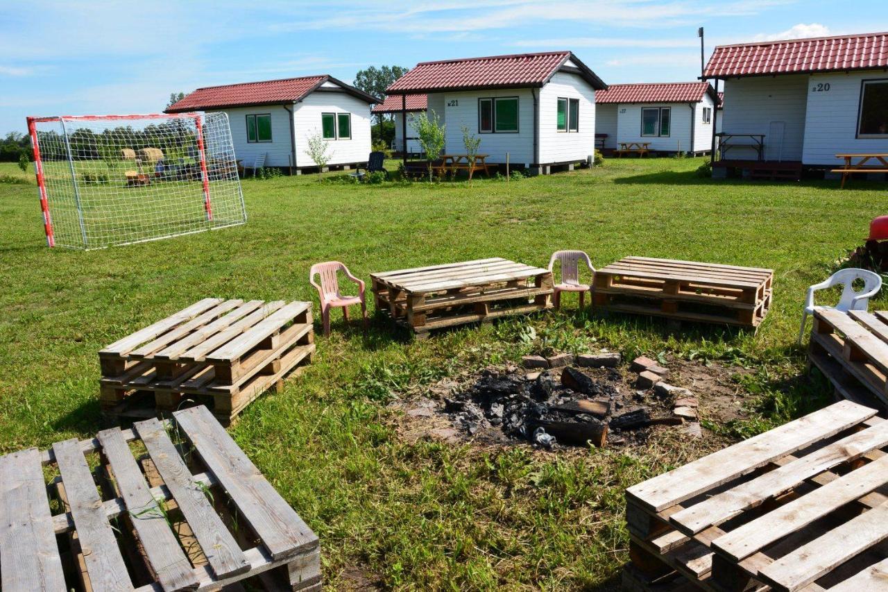 Domki Letniskowe Pod Orzechem Dziwnowek-Wrzosowo Wrzosowo  Екстериор снимка